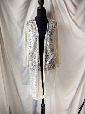 Caramela Ivory Floral Lace Scarf